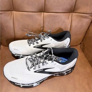 Brooks Black and White Athletic Shoes